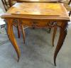 4.5.table marquet.jpg